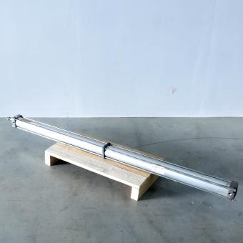 Pneumatic cylinder 