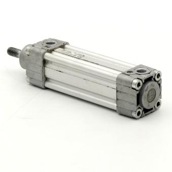 Short stroke cylinder 