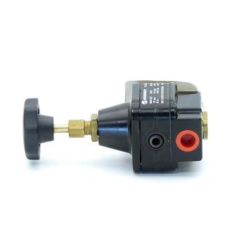 Precision pressure regulator 