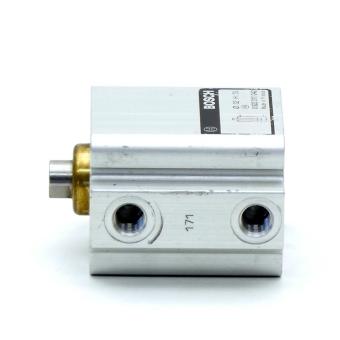 Pneumatic cylinder 