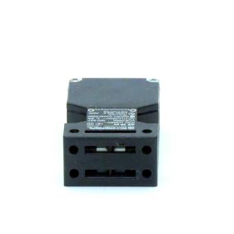 Safety interlock switch 