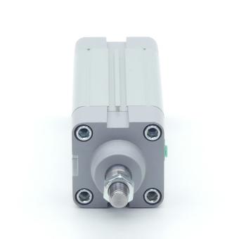 Pneumatic cylinder 