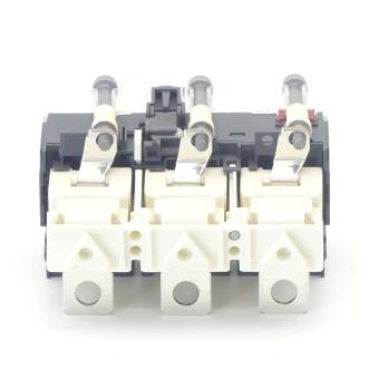 Molded case circuit breaker 