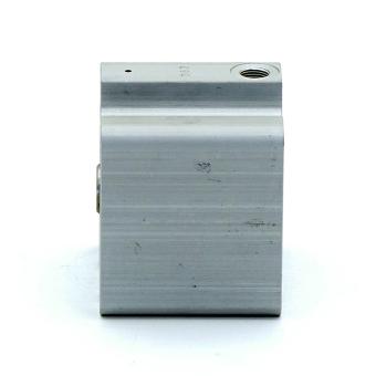 Pneumatic cylinder 