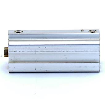 Pneumatic cylinder 