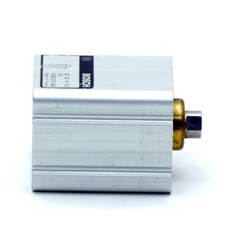 Pneumatic cylinder 