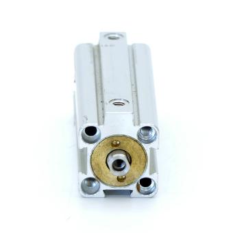 Pneumatic cylinder 