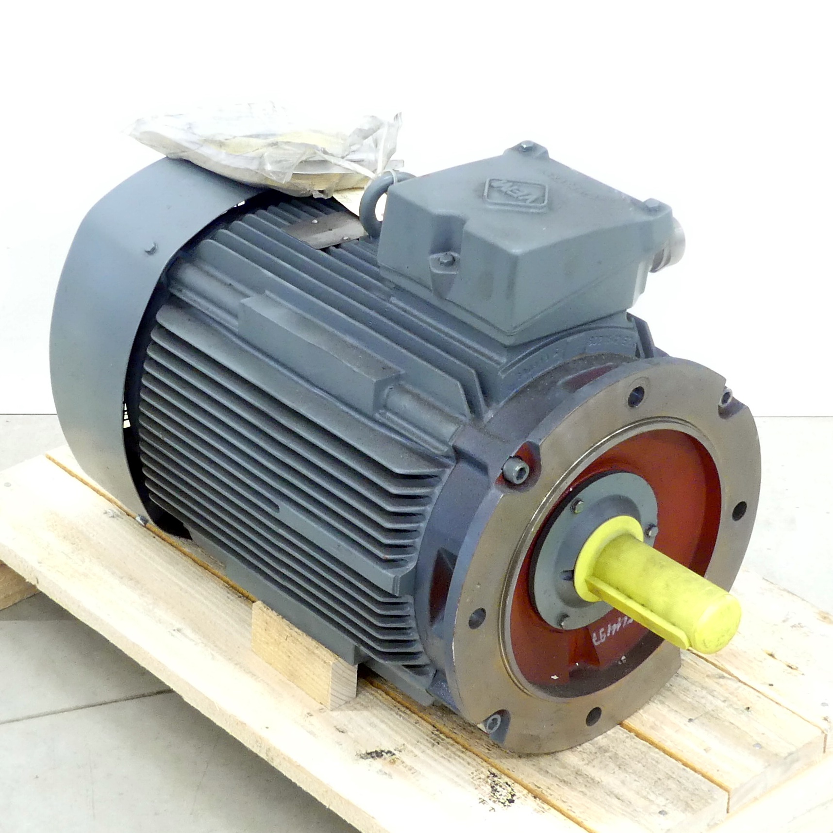 Three-phase motor K11R 180L 4 Exe II T3 TPM HW 