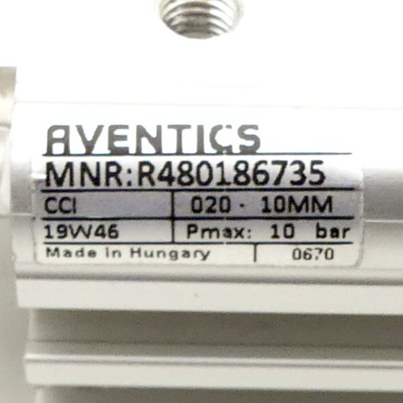 Pneumatic cylinder 