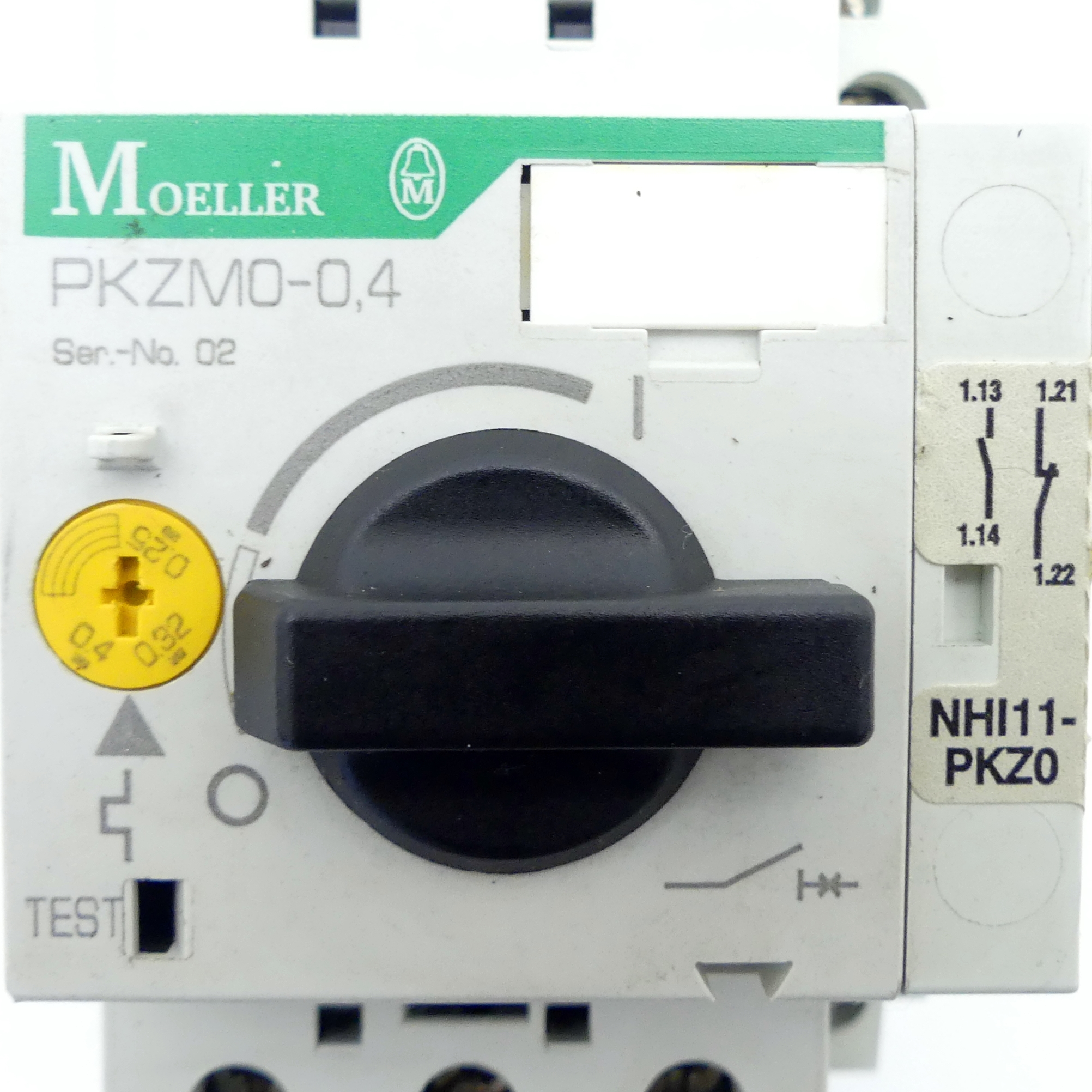 Motor circuit breaker with auxiliary contact 