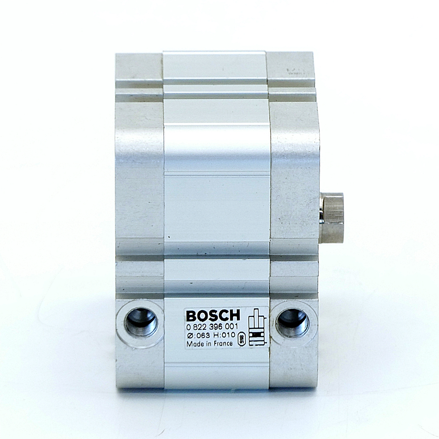 Pneumatic cylinder 