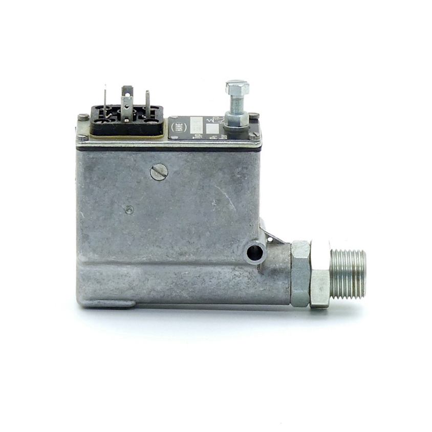 Pressure switch 