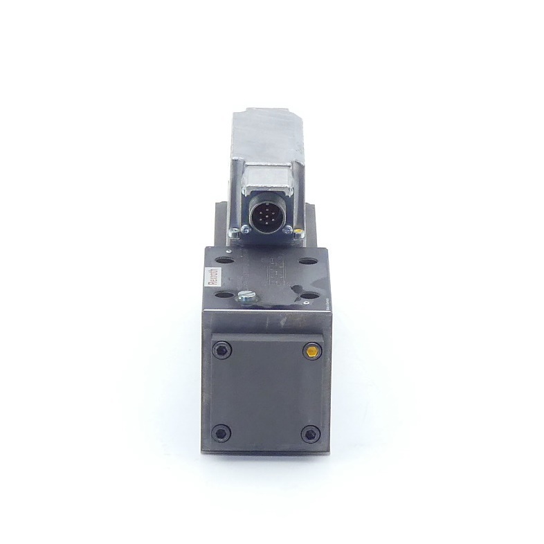 4/4 Control directional valve 4WRPEH 10 C3 B100P-2X/G24K0/A1M 