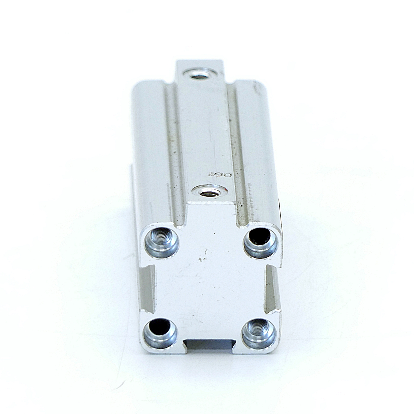 Pneumatic cylinder 