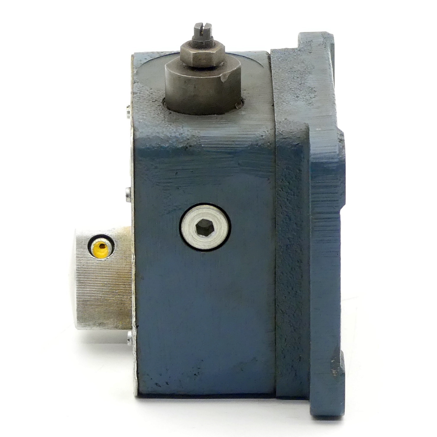 Flow control valve 