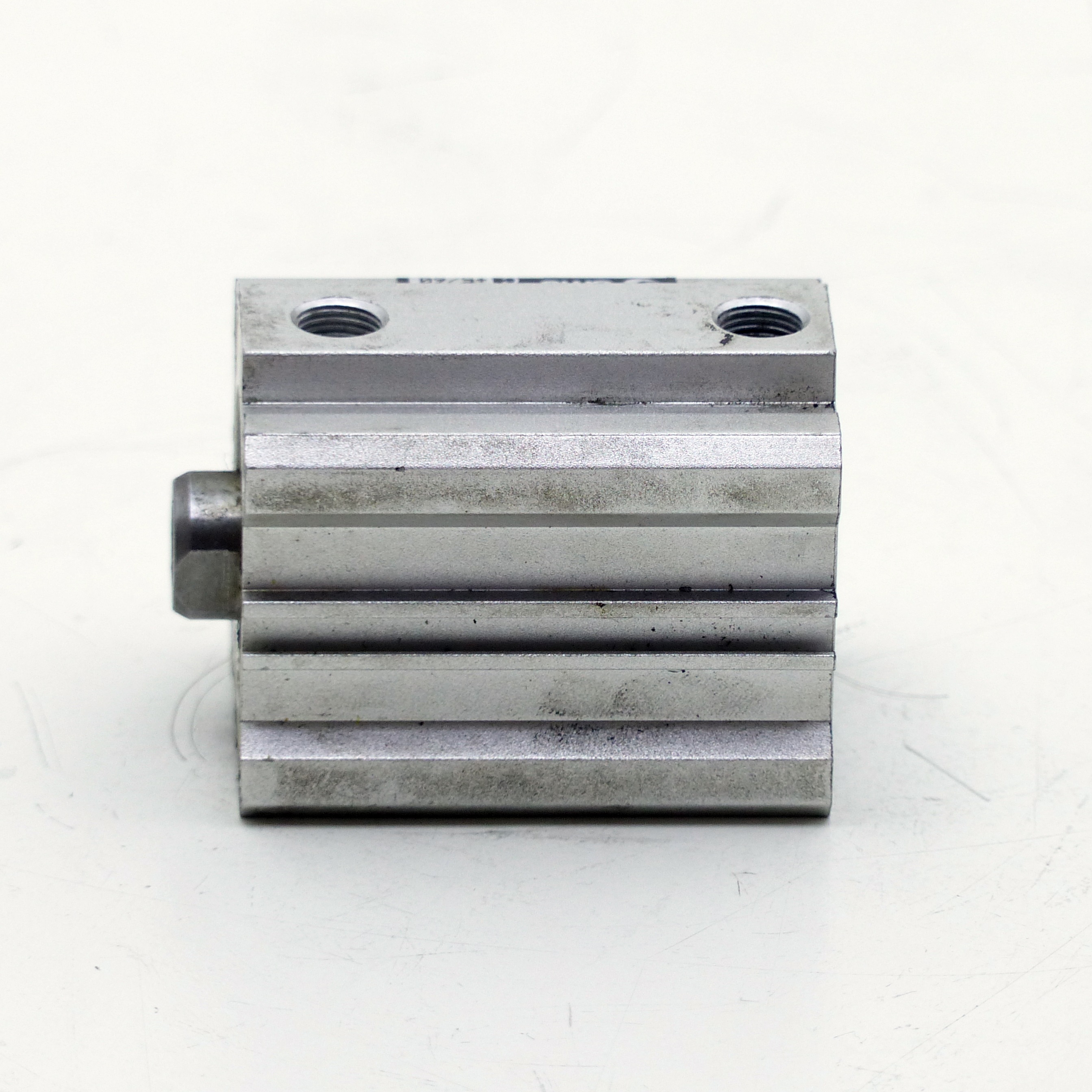 Compact Cylinder 32 x 30 