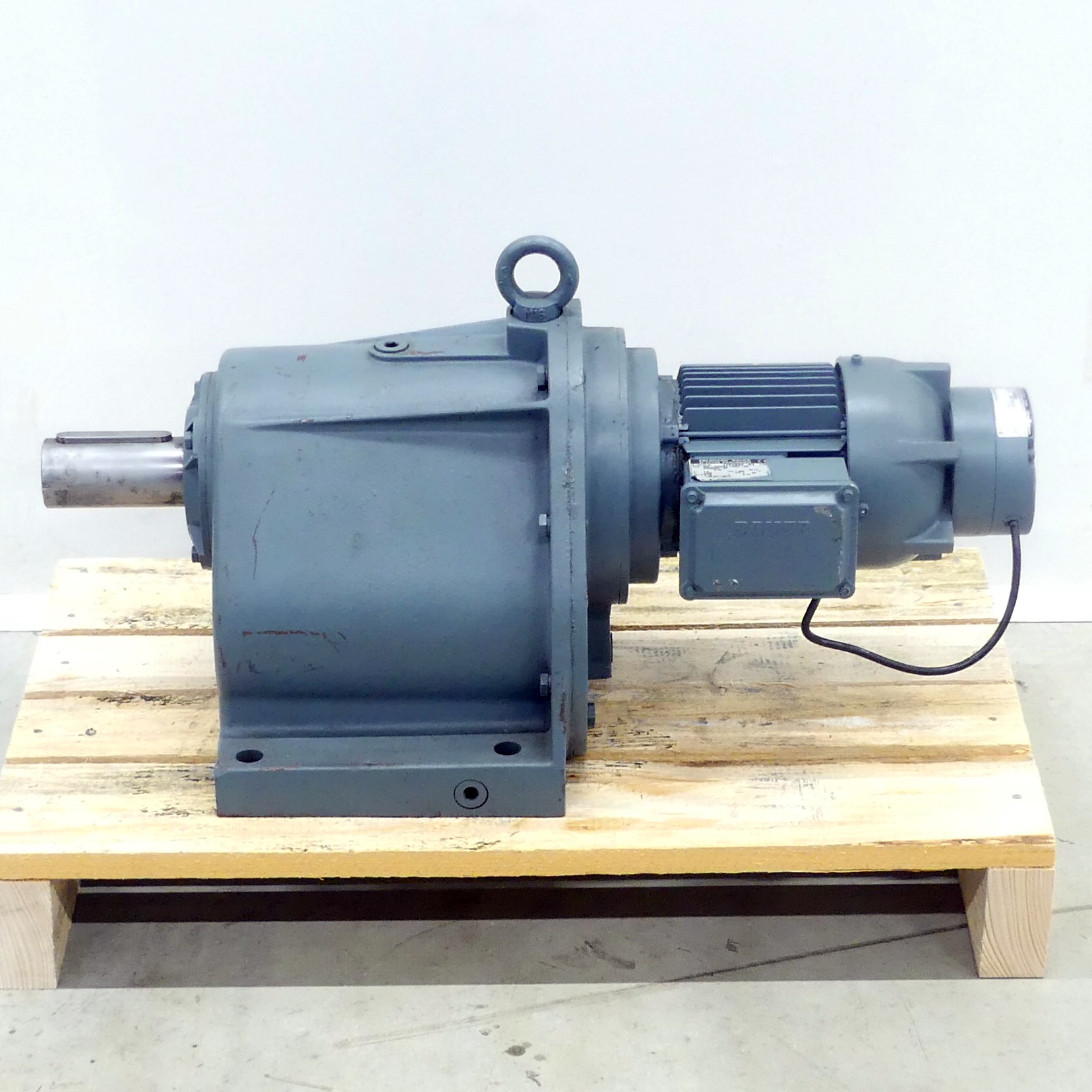 Gear motor 