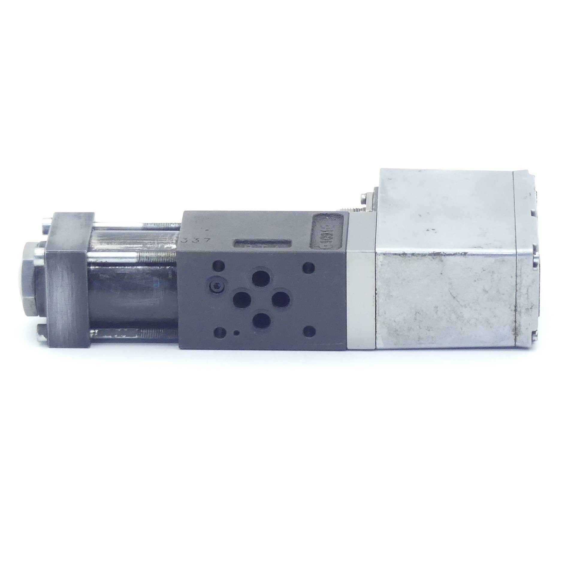 Servo valve D633-317A 